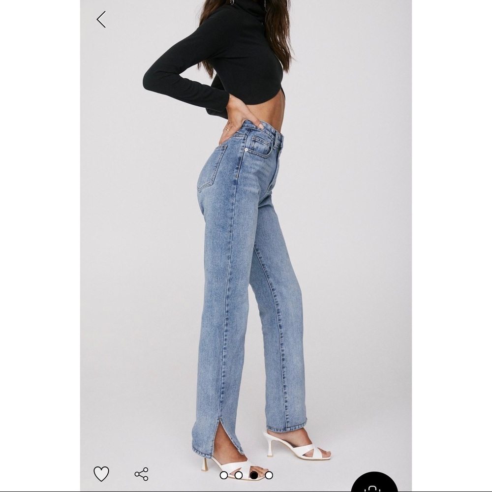 Straight Legged Jeans - Picture 3 of 4